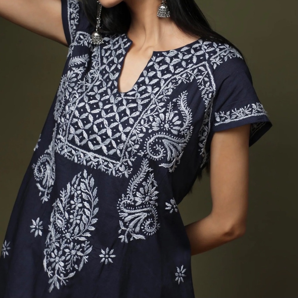 Embroidered Tunic Top Size Medium